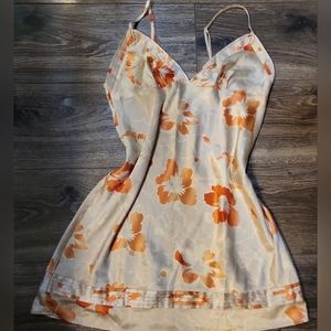 Victoria's Secret vintage sz M satin chemise / slip gown